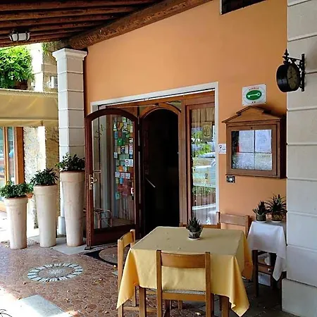Hotel Isetta 2*