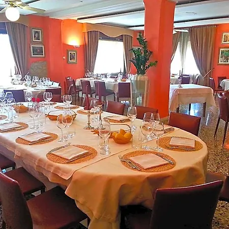 Hotel Isetta 2*