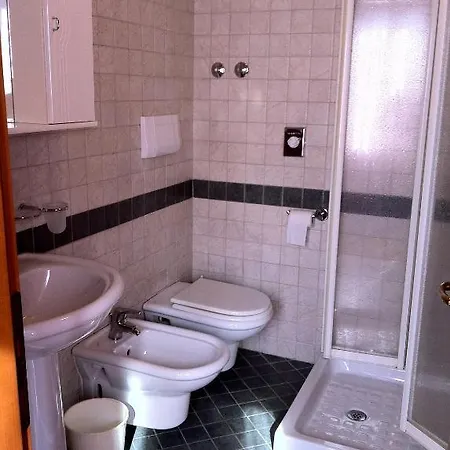 Hotel Isetta 2*