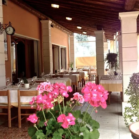 Hotel Isetta 2*